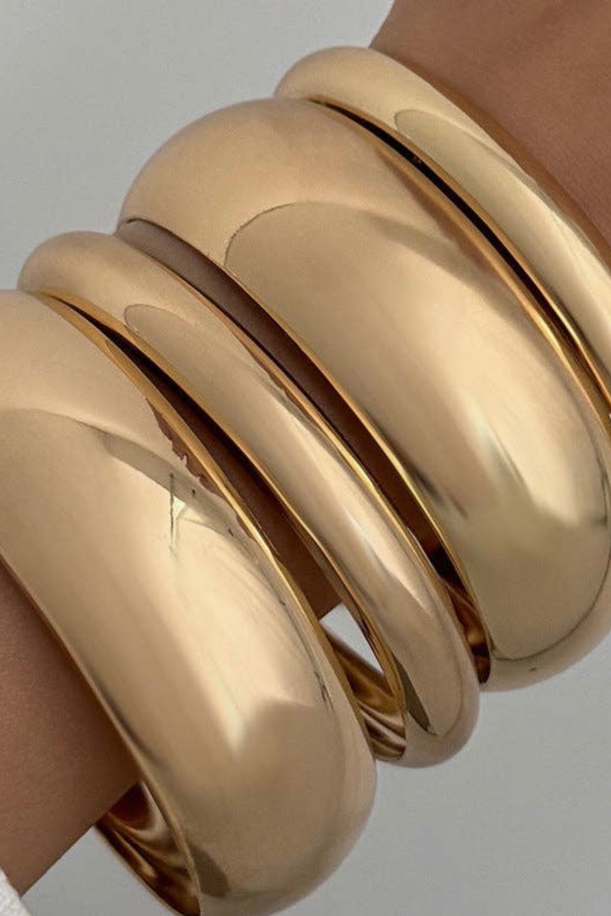 Chic Gold Bangles Set